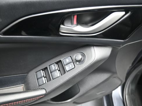 Used 2015 MAZDA MAZDA3 i Grand Touring image 9