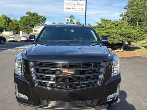 Used 2016 Cadillac Escalade ESV Luxury AWD/4WD image 2