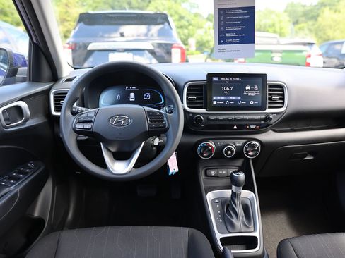Certified 2023 Hyundai Venue SE FWD image 11
