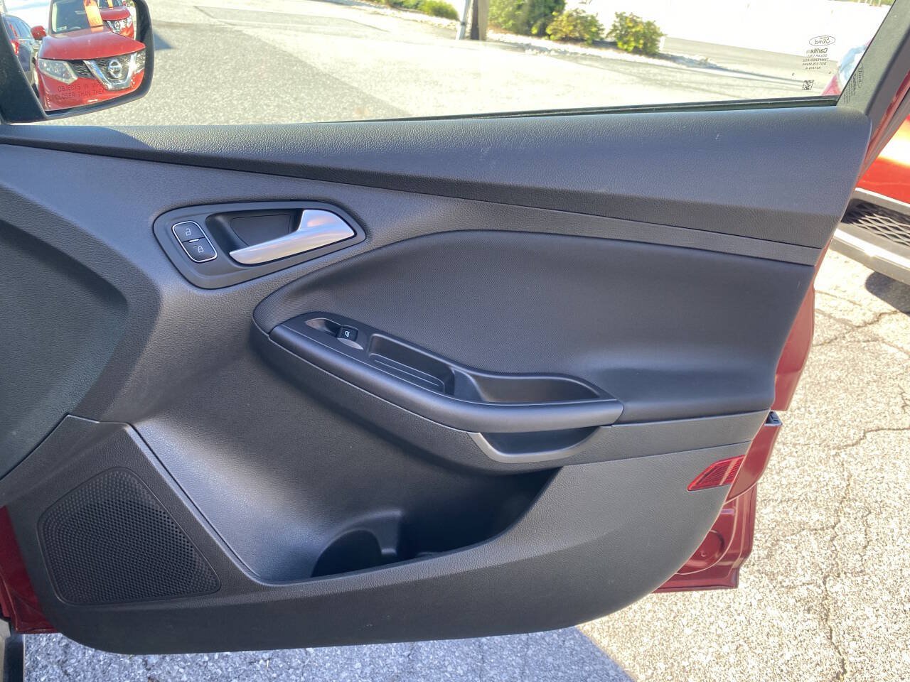 Used 2015 Ford Focus SE FWD image 17