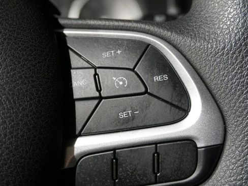 Used 2019 Jeep Renegade Sport w/ UConnect 7.0 Group AWD/4WD image 12