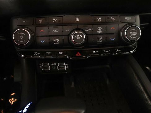 Used 2025 Dodge Durango GT AWD/4WD image 56