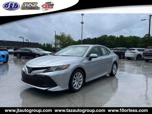 Used 2018 Toyota Camry LE FWD image 7