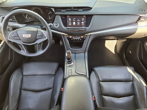 Used 2017 Cadillac XT5 Premium Luxury image 34