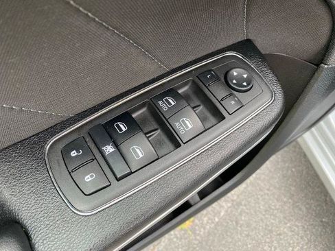 Used 2022 Dodge Charger SXT RWD image 13
