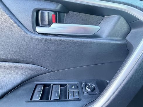 Used 2025 Toyota RAV4 XLE w/ Convenience Package image 18