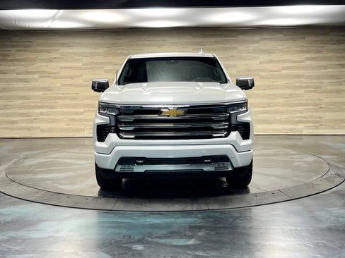 Used 2024 Chevrolet Silverado 1500 High Country w/ Technology Package AWD/4WD image 9