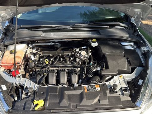 Used 2018 Ford Focus Titanium FWD image 9