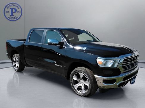 Used 2023 RAM 1500 Laramie AWD/4WD image 1