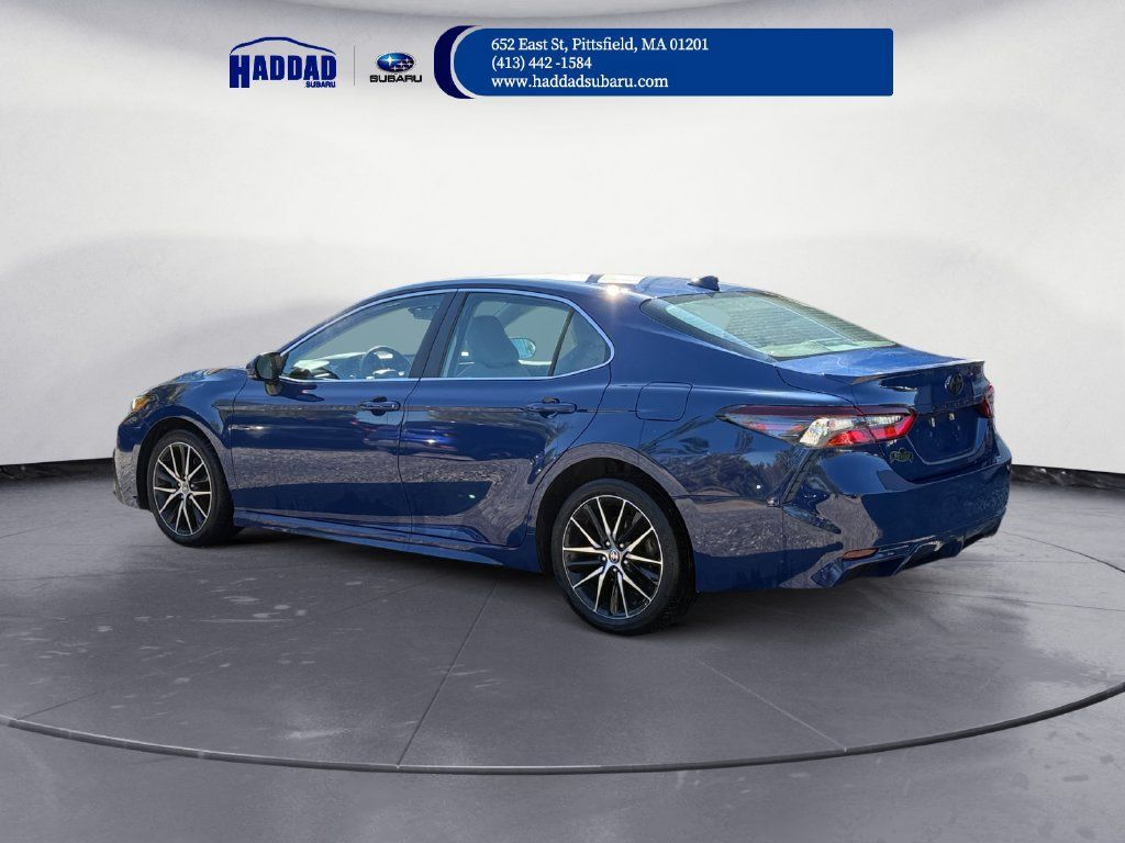 Used 2024 Toyota Camry SE w/ Cold Weather Package AWD/4WD image 3