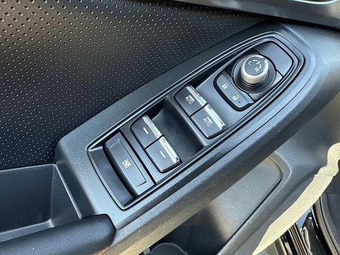 Used 2020 Subaru Crosstrek 2.0i Limited w/ Moonroof Package image 22