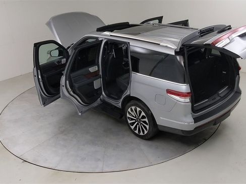 Used 2022 Lincoln Navigator Reserve image 56