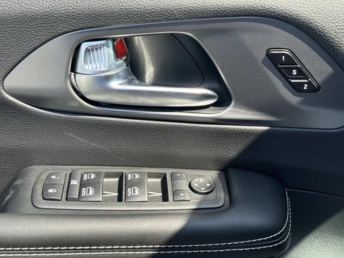 New 2026 Chrysler Pacifica Select FWD image 19