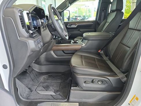 Certified 2025 Chevrolet Silverado 3500 High Country w/ Technology Package image 25