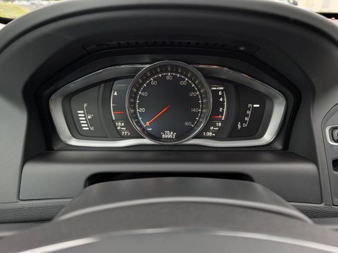 Used 2017 Volvo XC60 T5 Inscription w/ Preferred Option Package AWD/4WD image 18