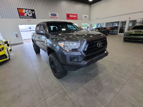 Used 2020 Toyota Tacoma SR AWD/4WD image 5