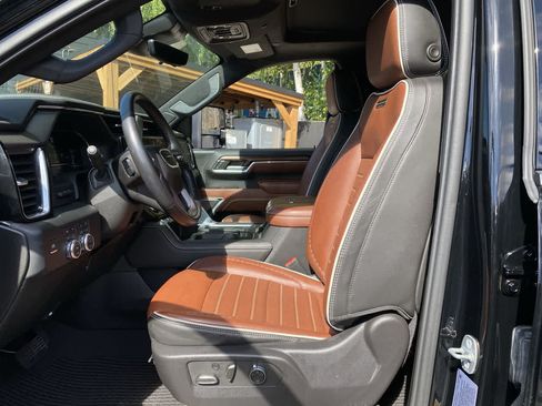 Used 2024 GMC Sierra 2500 Denali Ultimate AWD/4WD image 13
