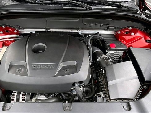 Used 2019 Volvo XC60 T5 Momentum w/ Premium Package image 9