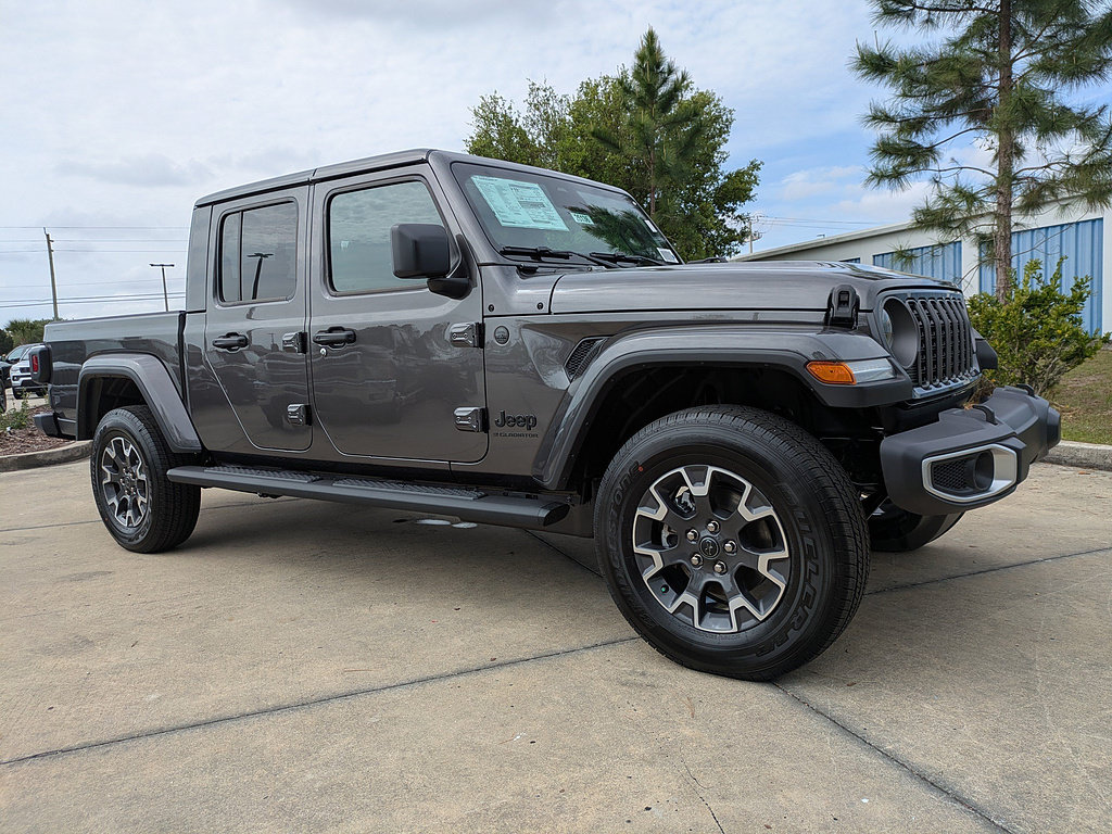 New 2026 Jeep Gladiator Sport AWD/4WD image 2
