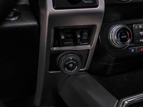 Used 2021 Ford F450 Platinum w/ FX4 Off-Road Package image 28