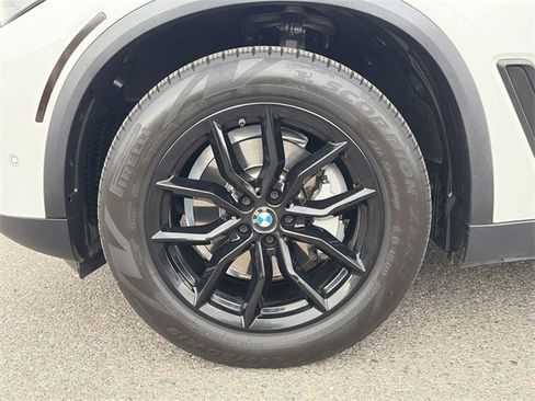 Certified 2022 BMW X5 xDrive40i w/ Premium Package image 11