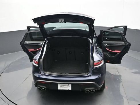 Certified 2023 Porsche Macan S AWD/4WD image 29
