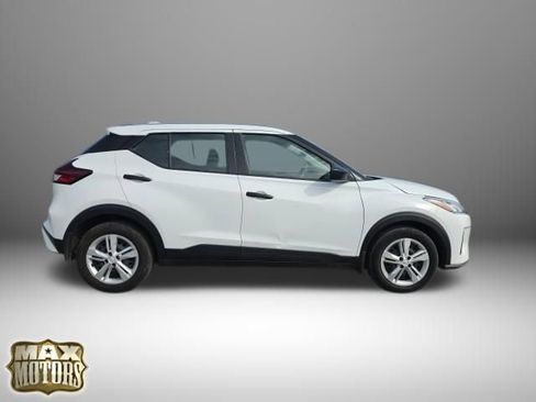 Used 2024 Nissan Kicks S image 12