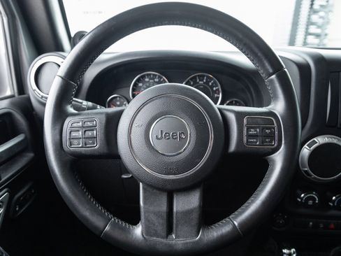 Used 2014 Jeep Wrangler Unlimited Sahara w/ Max Tow Package image 13