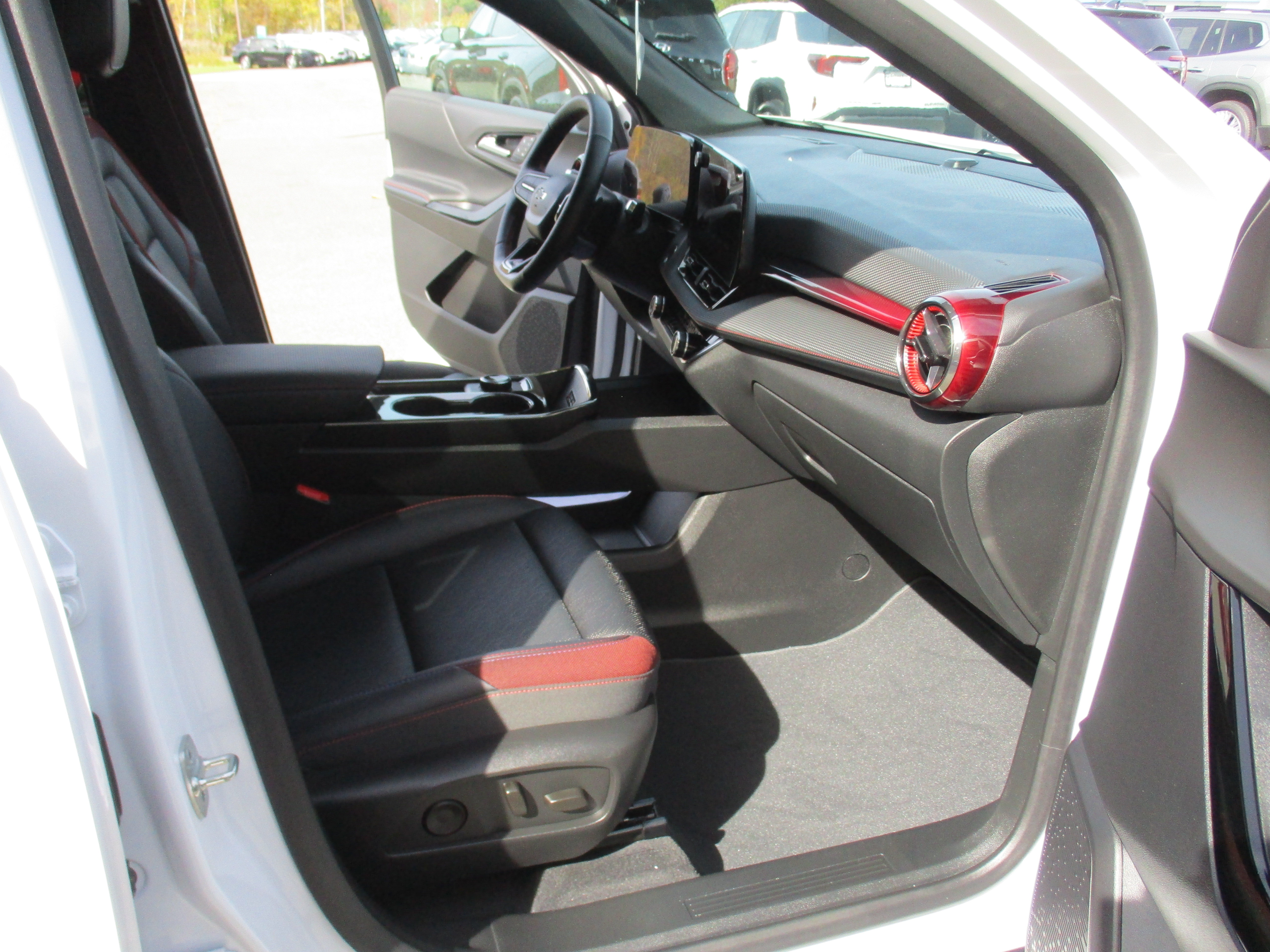 Certified 2025 Chevrolet Equinox RS w/ Safety and Technology Package AWD/4WD image 16