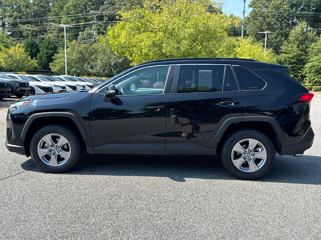 Used 2025 Toyota RAV4 XLE AWD/4WD image 11