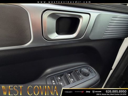 Used 2025 Hyundai Santa Fe SEL AWD/4WD image 14