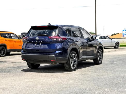 Used 2025 Nissan Rogue SV FWD image 5