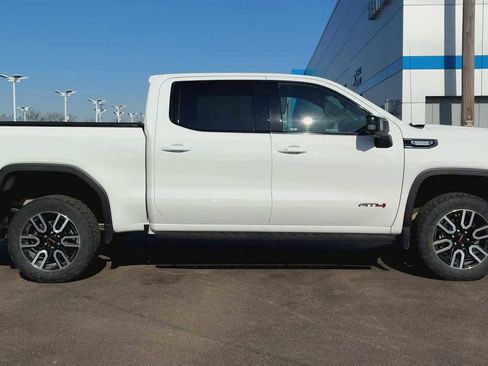 Certified 2022 GMC Sierra 1500 AT4 w/ AT4 Premium Package image 9