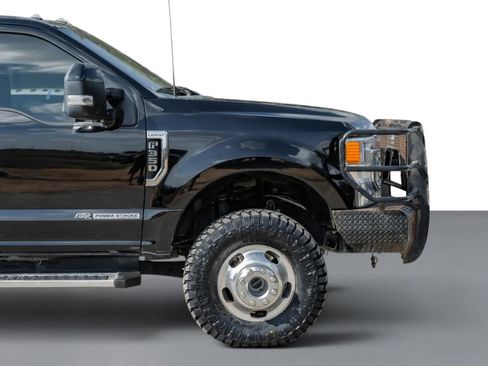 Used 2022 Ford F350 Lariat w/ Lariat Ultimate Package AWD/4WD image 7
