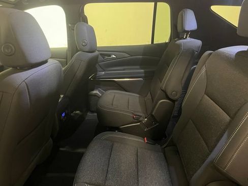 Used 2025 Chevrolet Traverse LT FWD image 25