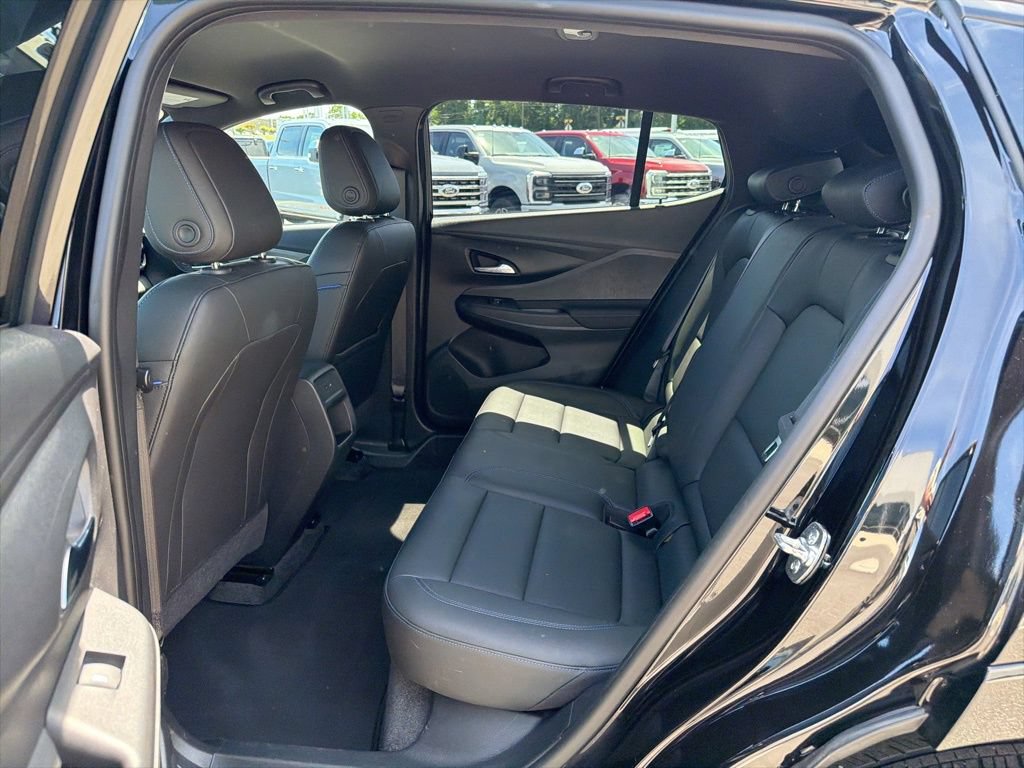 Used 2025 Buick Envista Sport Touring FWD image 13
