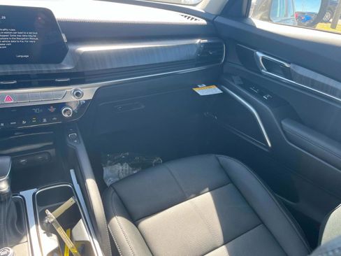 New 2025 Kia Telluride EX w/ EX Captain's Chair Package image 11