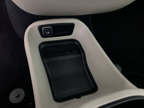 Used 2023 Chrysler Pacifica Touring-L image 30