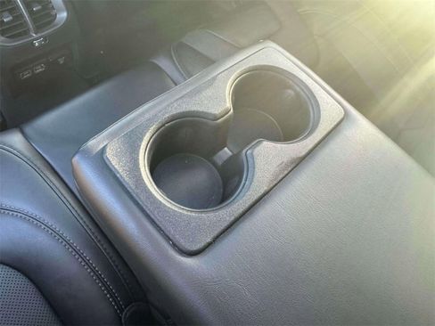 Used 2022 Jeep Cherokee Limited image 12