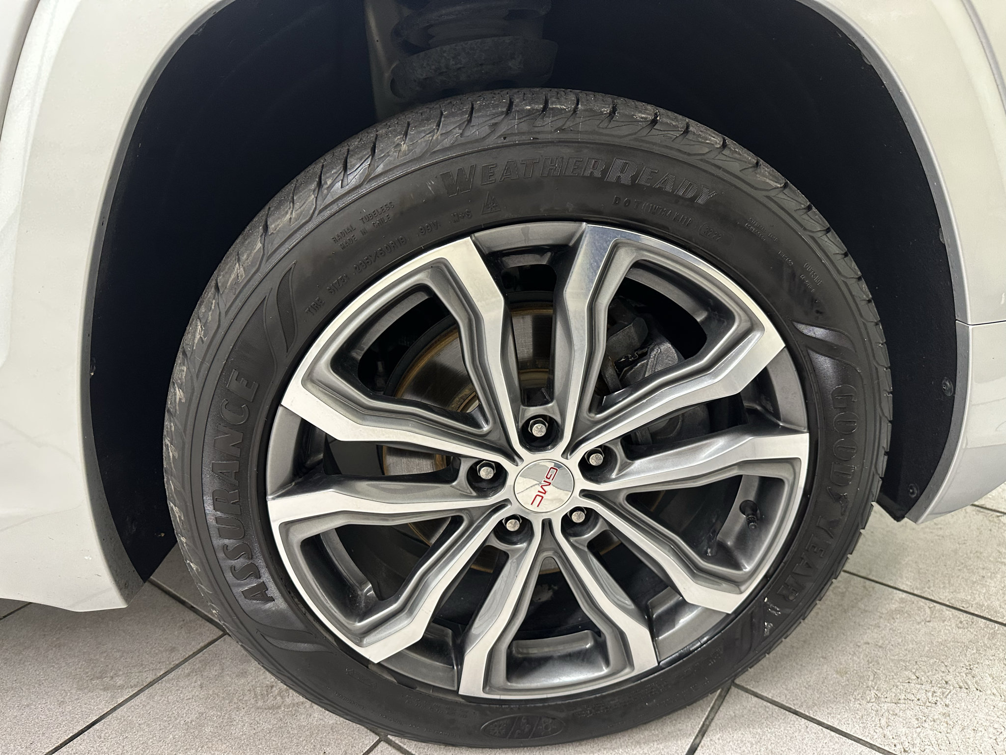 Used 2018 GMC Terrain Denali w/ Advanced Safety Package AWD/4WD image 32