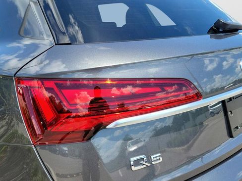 Used 2022 Audi Q5 2.0T Premium Plus w/ Premium Plus Package AWD/4WD image 12