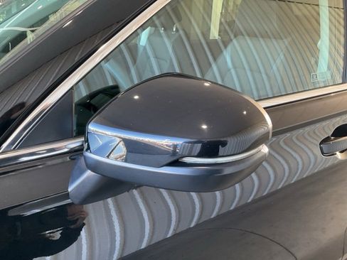 Used 2023 Honda CR-V EX image 3