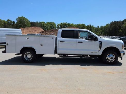 New 2025 Ford F350 XL w/ XL Chrome Package AWD/4WD image 3
