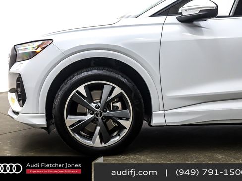 Used 2022 Audi Q4 e-tron Prestige image 11