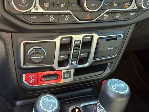 Used 2019 Jeep Wrangler Unlimited Rubicon image 31