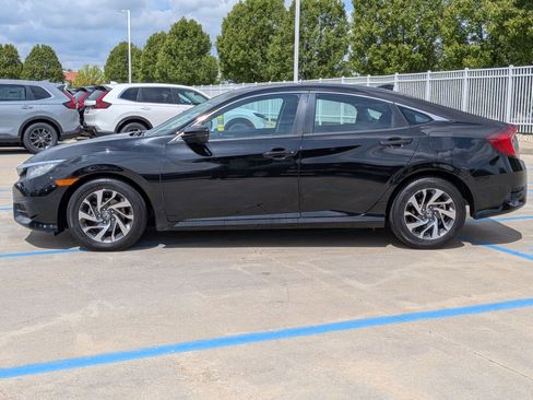 Certified 2018 Honda Civic EX image 9