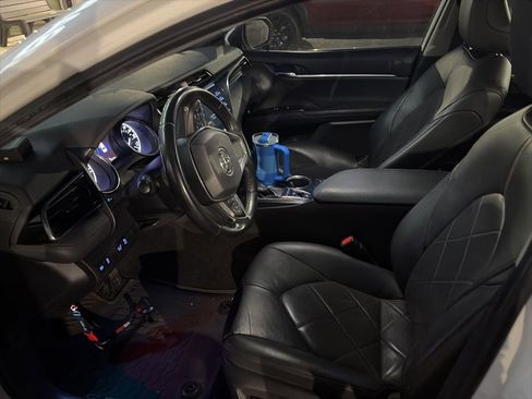 Used 2019 Toyota Camry XLE FWD image 10