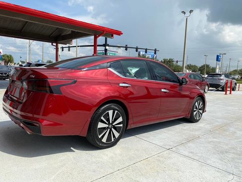 Used 2019 Nissan Altima 2.5 SV image 5