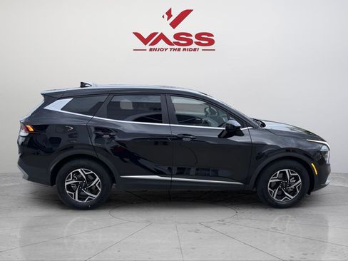Used 2025 Kia Sportage LX FWD image 6
