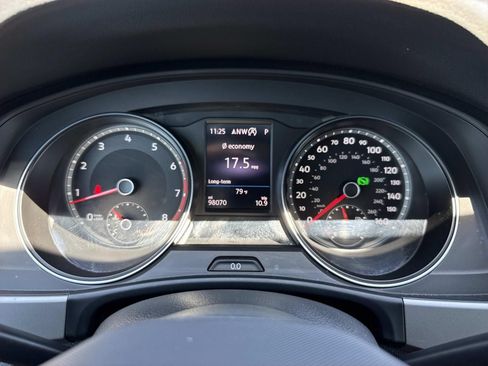 Used 2021 Volkswagen Atlas SE w/ Towing Package AWD/4WD image 18